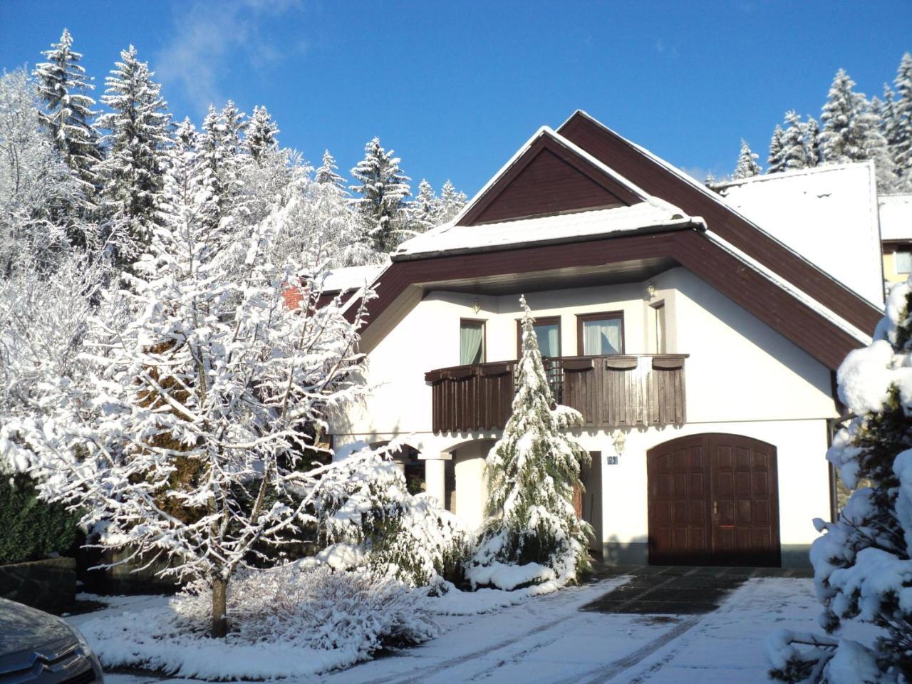 Pr'Simi Bed & Breakfast Golnik ภายนอก รูปภาพ