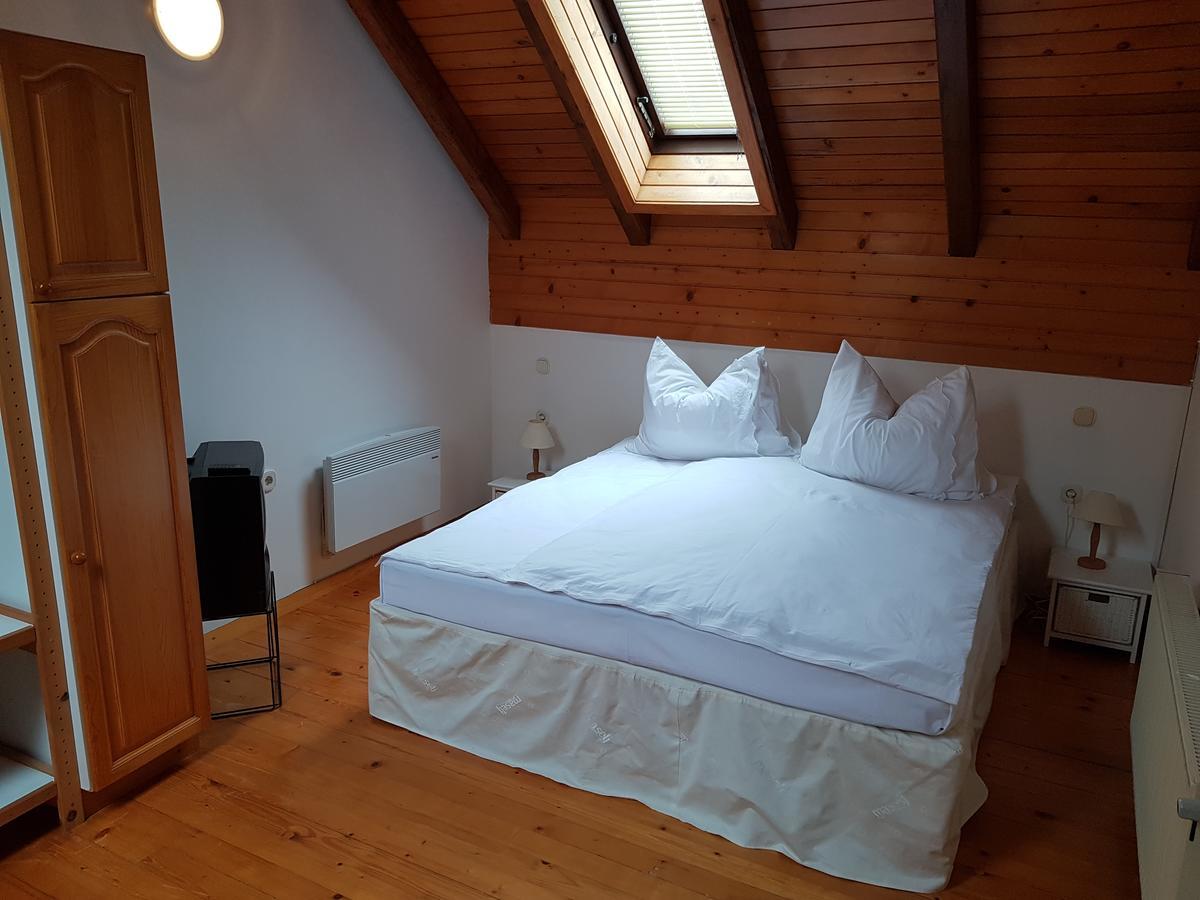 Pr'Simi Bed & Breakfast Golnik ภายนอก รูปภาพ