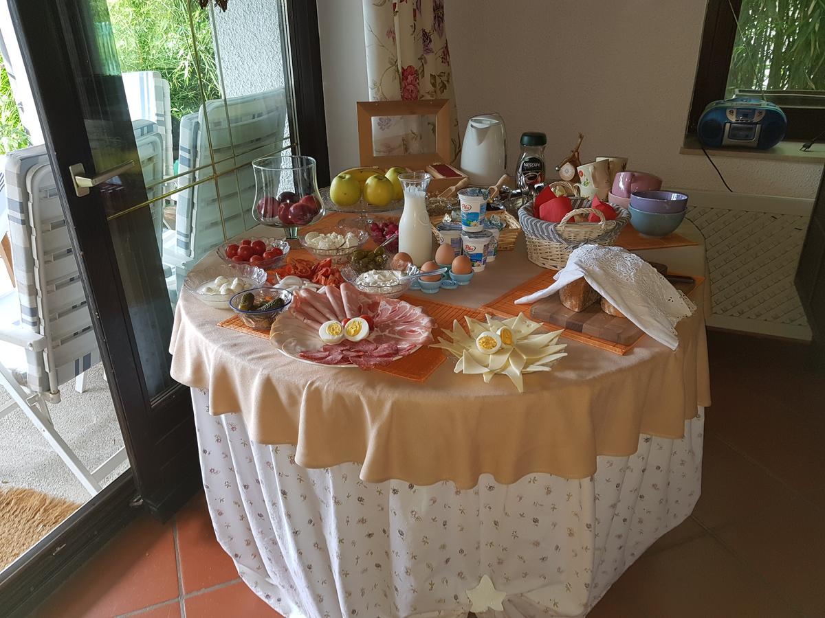 Pr'Simi Bed & Breakfast Golnik ภายนอก รูปภาพ