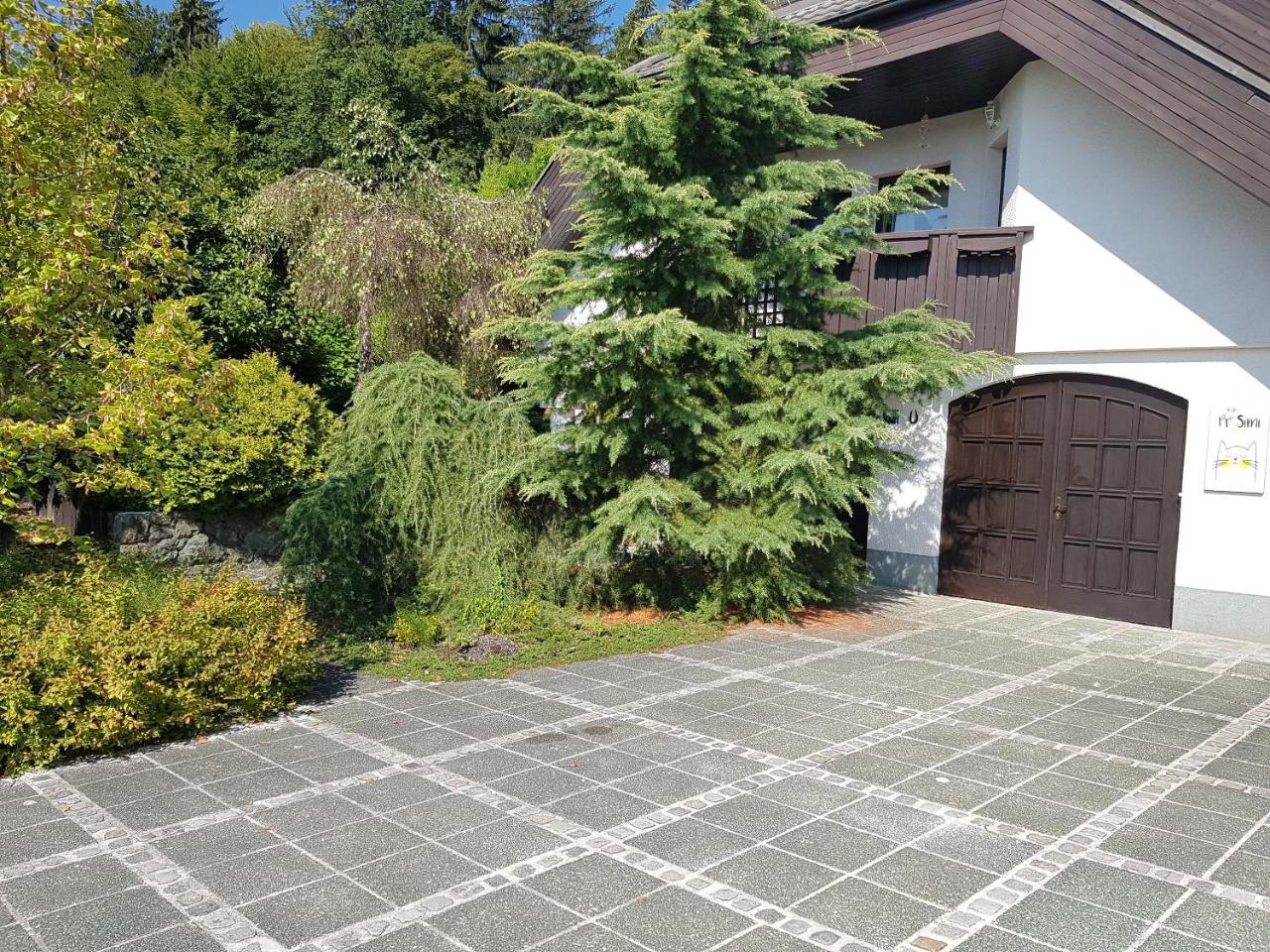 Pr'Simi Bed & Breakfast Golnik ภายนอก รูปภาพ