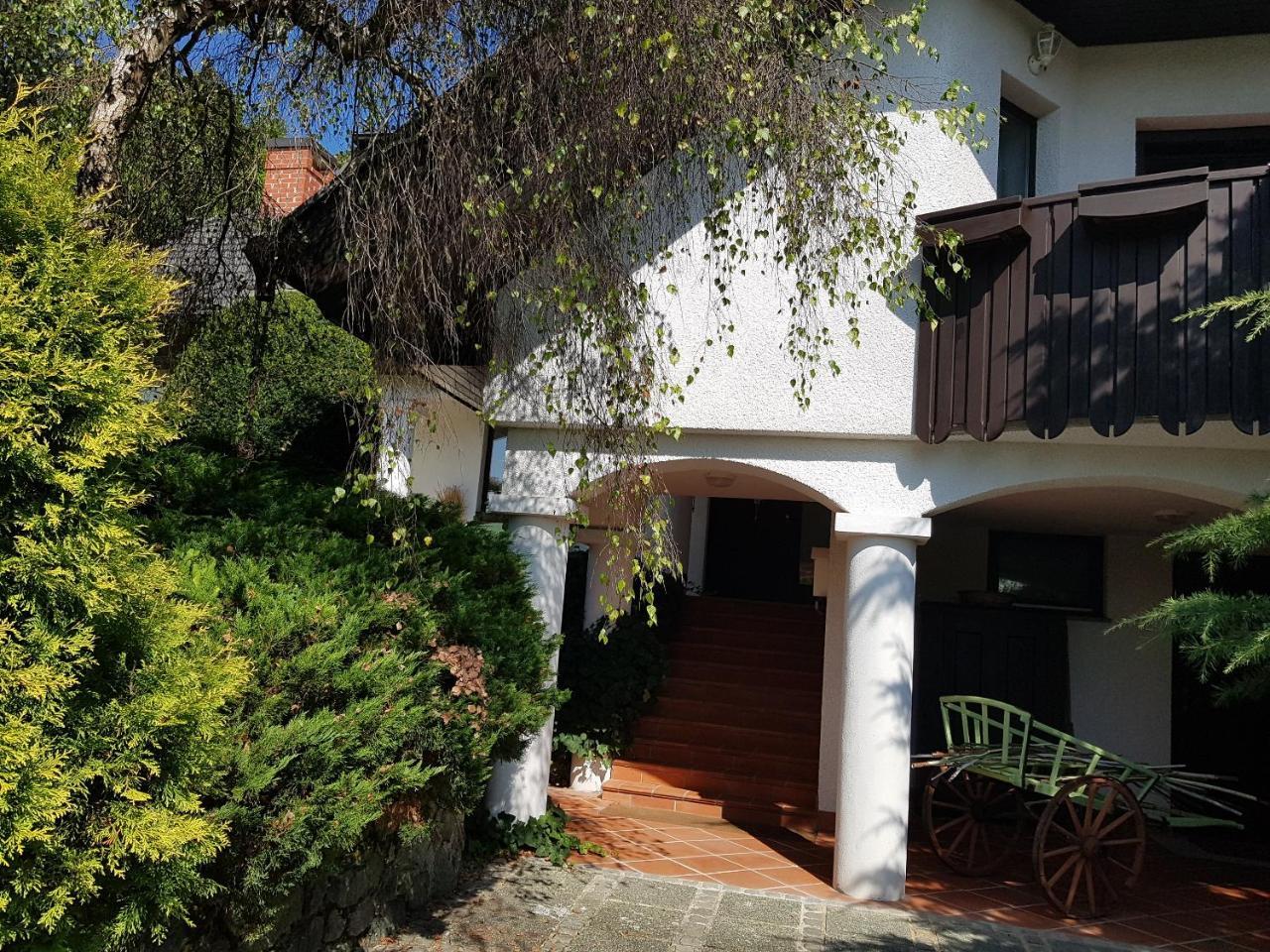 Pr'Simi Bed & Breakfast Golnik ภายนอก รูปภาพ