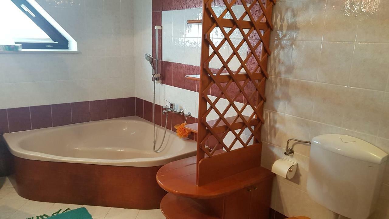 Pr'Simi Bed & Breakfast Golnik ภายนอก รูปภาพ